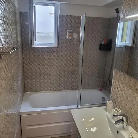 28 Constantin Brancoveanu, Craiovita, Self Check-in