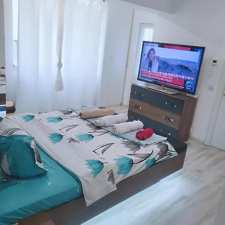 Etaj 4 Fără Lift. Garsoniera Moderna, Bloc Nou *