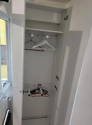 Apartamento 28 Constantin Brancoveanu, Craiovita, Self Check-in *